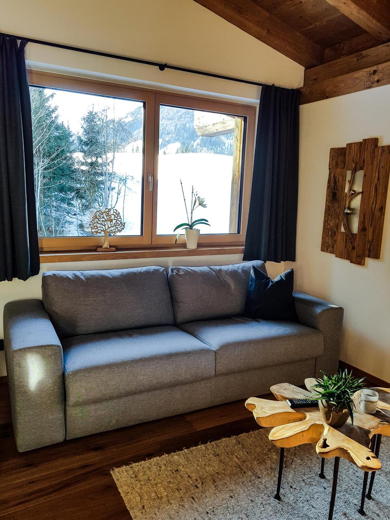Apartment mit Balkon